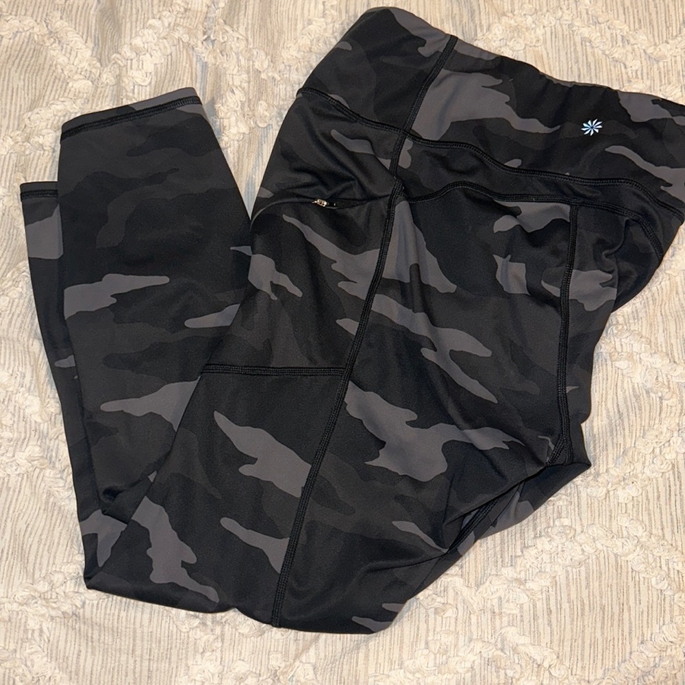 Athleta camo leggings with side pocket!